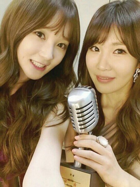 0222_co's tweet photo. 너무 좋아서 닳도록 본 듀오셀카..♥ https://t.co/0wH5Hvcv0g