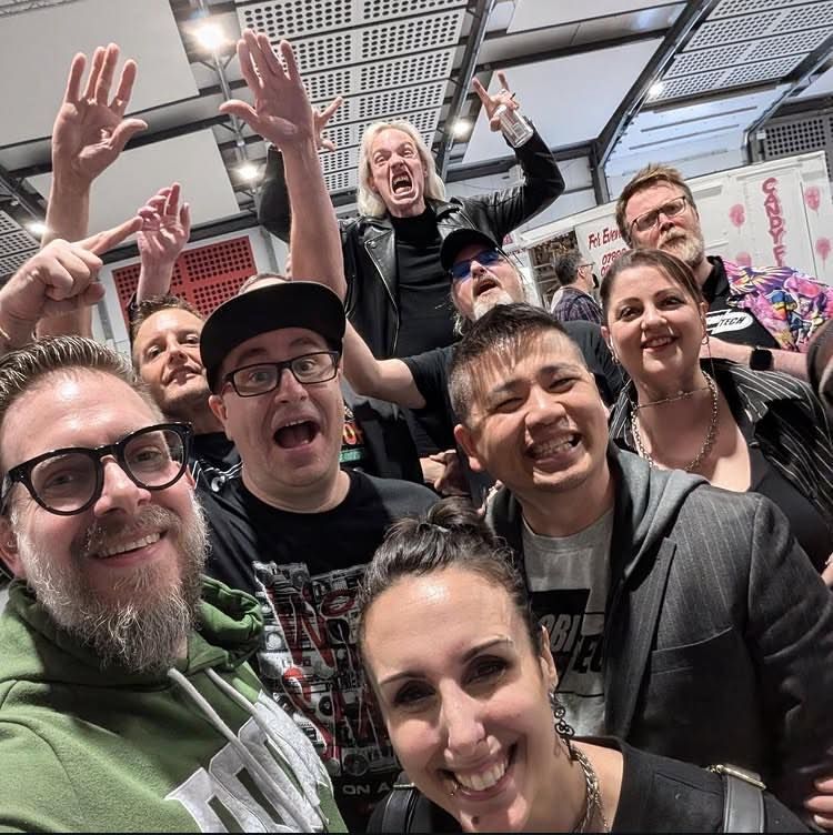 ZombiWorkshop's tweet image. What did I do this weekend? Well I got kidnapped by @QuangDX stupid late at night and taken to #Debug, where we showed off our dual award nominated gb game. The awards were postponed, so we didn’t come home with any trophies, but I did get to hang out with a bunch of cool ppl!