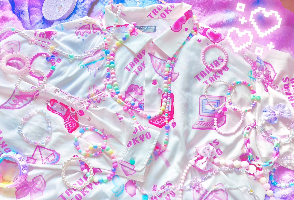 off_cha_hann's tweet photo. 作ったアクセとお洋服リメイク！ハトメで穴開けて紐を通したり、ボタン穴作ってもらってリボン通したりした！ https://t.co/Qjz9kZzYwt