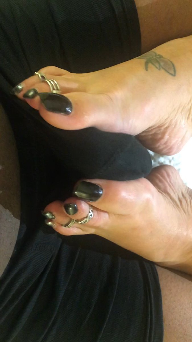 Fitcreatorxxx's tweet photo. #footfetish #tfb #thefootbandit #footgoddess #footjob #fj #contentcreator #onlyfans #muscle #musclefetish #fansly #bbc #bbclovers https://t.co/ofn4Ncxv5A