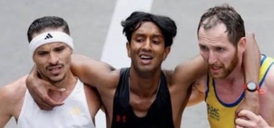 FunkyCattyAu's tweet image. #BostonMarathon 
#RobsonOliveria  #AjayHaridasse  #AaronBeggs 

If ever a statue, should be this.