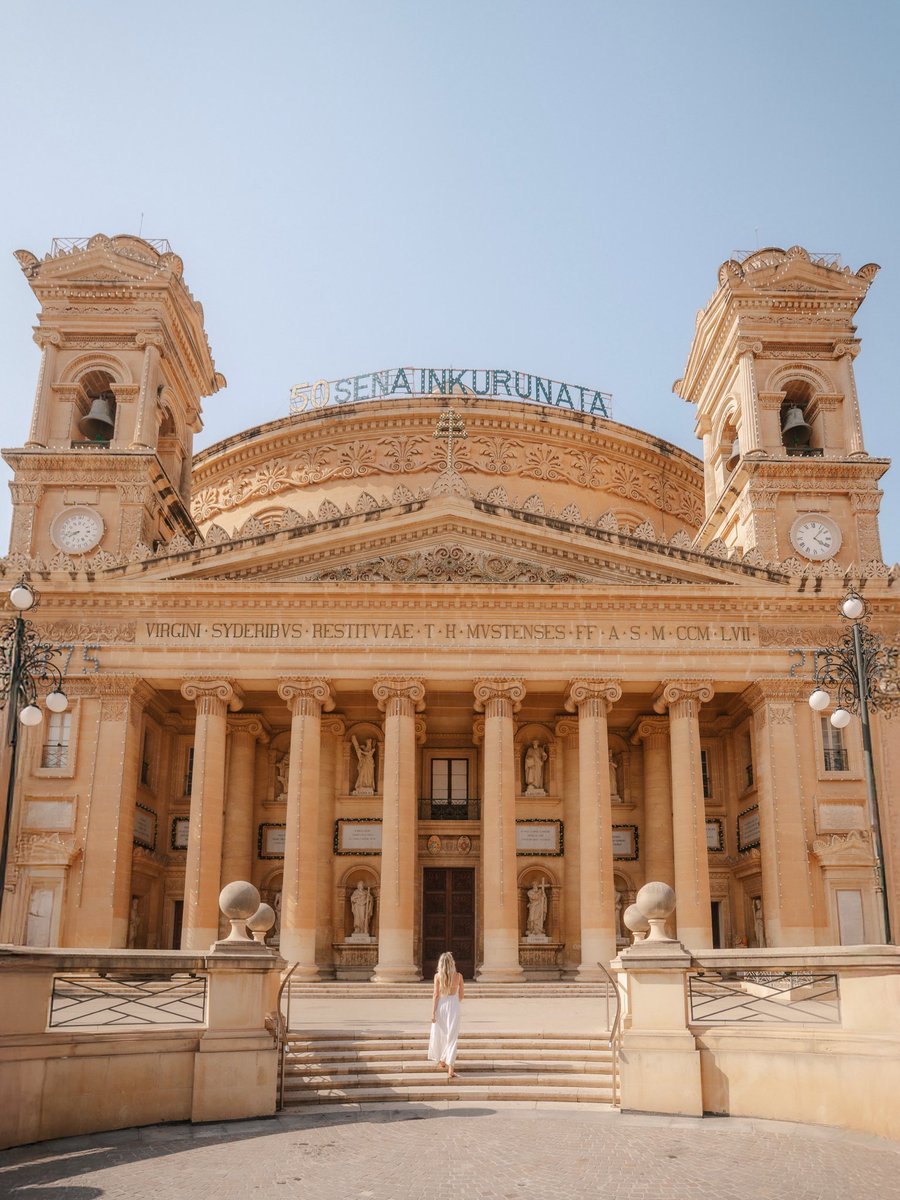 visitmaltajp's tweet image. Bonġu!(マルタ語でこんにちは)🇲🇹

マルタには 約360の教会 があるのをご存じですか⛪✨毎日まわっても1年かかるほどの多さなんです🌿
 
写真は、世界でも有数の大きさを誇るドームを持つモスタ教会（モスタ・ドーム）🏛✨圧倒的なスケールと美しさが、訪れる人を魅了します。
#マルタ #malta