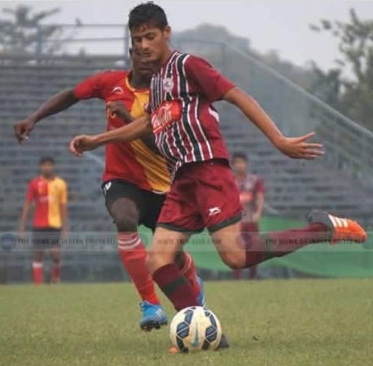 MohunBaganHub's tweet photo. 1️⃣0️⃣0️⃣* Appearances for 🇮🇳 Deepak Tangri in 🟢🔴 Mohun Bagan jersey 

• Matches : 100
• Goals : 2
• Assists : 2

🏆 2x ISL League Shield, 2x ISL Cup, 1x Durand Cup, 1x IFA Shield

From Mohun Bagan Academy to Senior Team — Made in Mohun Bagan 🔥 https://t.co/52CITrZES8