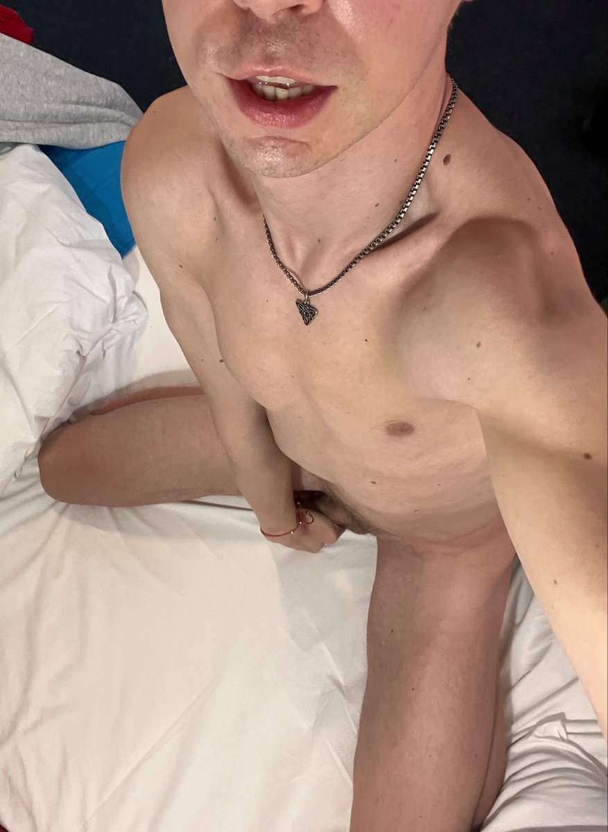 pineapple_frash's tweet photo. So I’m naked #хтивийпонеділок #sexymonday #gay #naked https://t.co/YoSmz1ZiH4