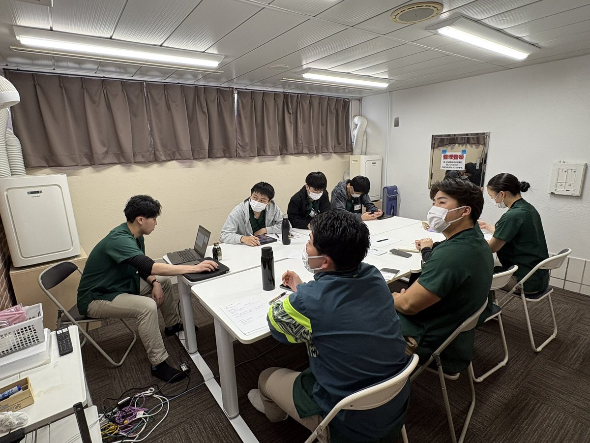 本日はKさんによる座学＋実技の研修を実施しました！
頚部へのアプローチについて理解を深めながら、実践力も磨いています✨

日々レベルアップ中です💪
がんばれ！

#新人研修 
#勉強会 
#理学療法 
#スキルアップ 
#頚部治療