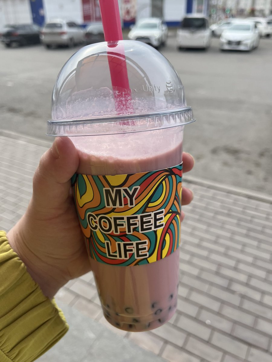 stupiddog122's tweet photo. Omg pink matcha is goated https://t.co/NdnNOPiUoq
