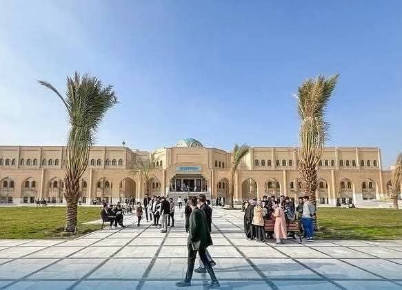 صورة من قبر الحكيم بعد تحويله إلى جامعة أهلية لغرض الكسب المادي