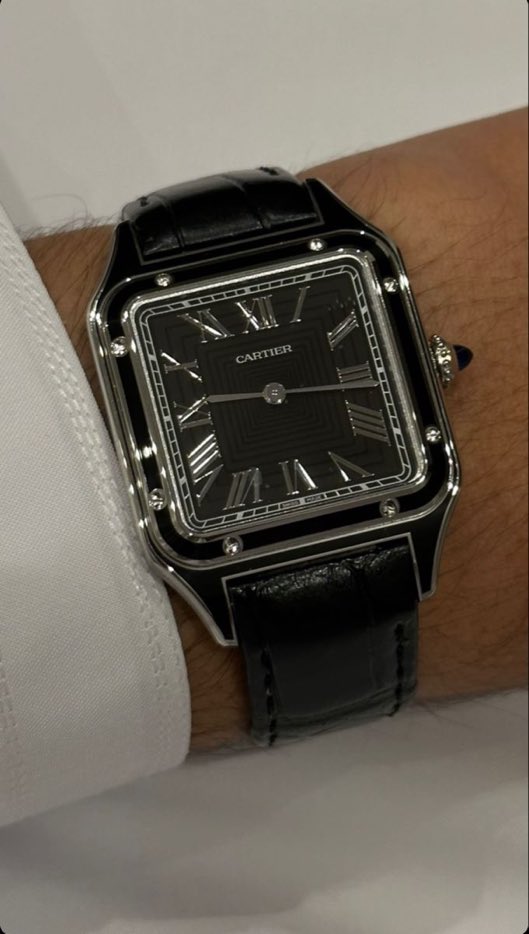 TheSlowTick's tweet image. Cartier
📸: @ClassyGntleman 
#watches #Cartier