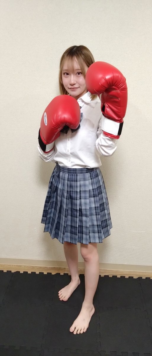 R M Arroya girlfitewizard tweet media