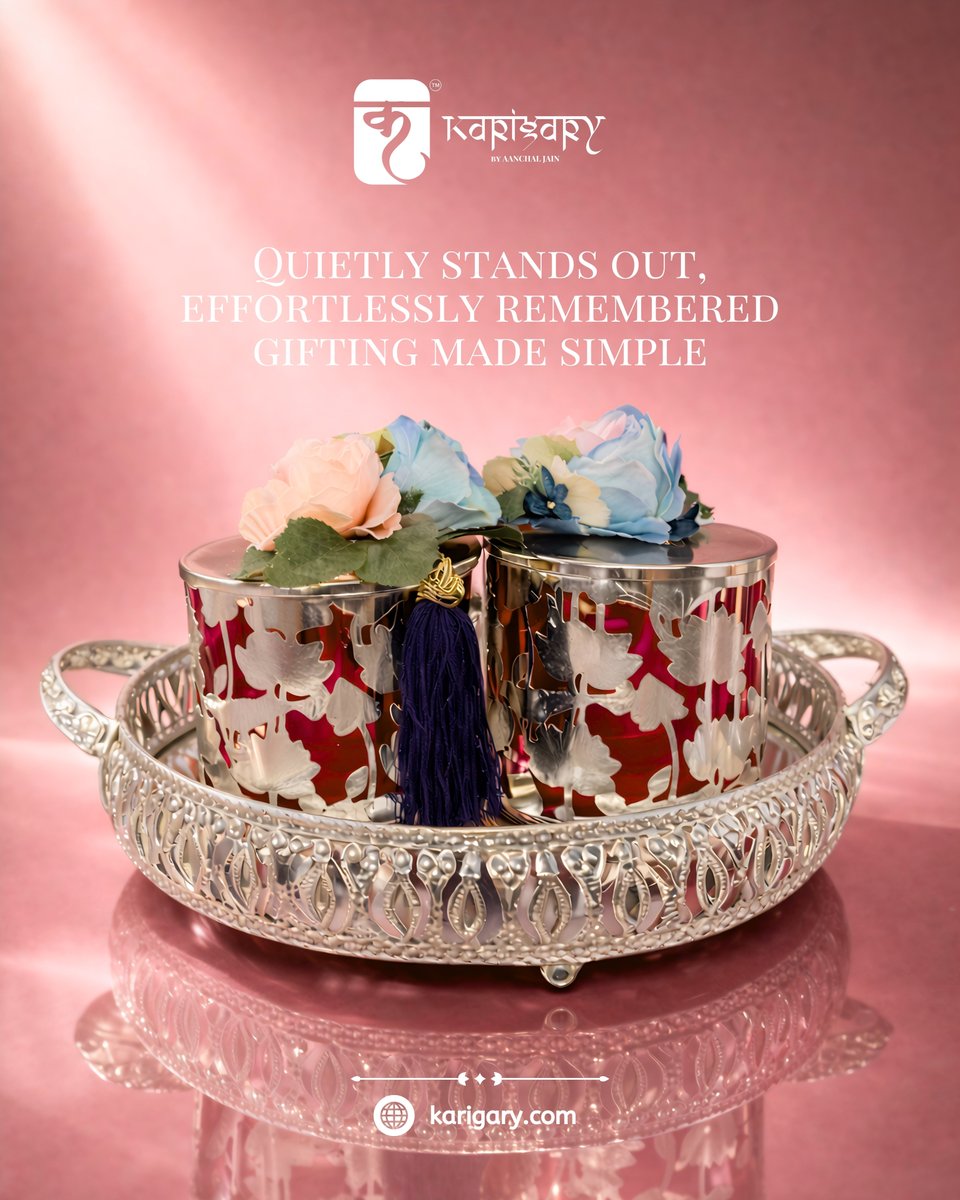 Indiankarigary's tweet image. Simple yet unforgettable
Effortless gifting that leaves a lasting impression.

[Karigary, budget-friendly brass idols, unique tealights accent trays, amazing online handcrafted, cake stands, home decor]
#Karigary #SimpleGifting #MemorableMoments #LuxuryGifts #ElegantStyle