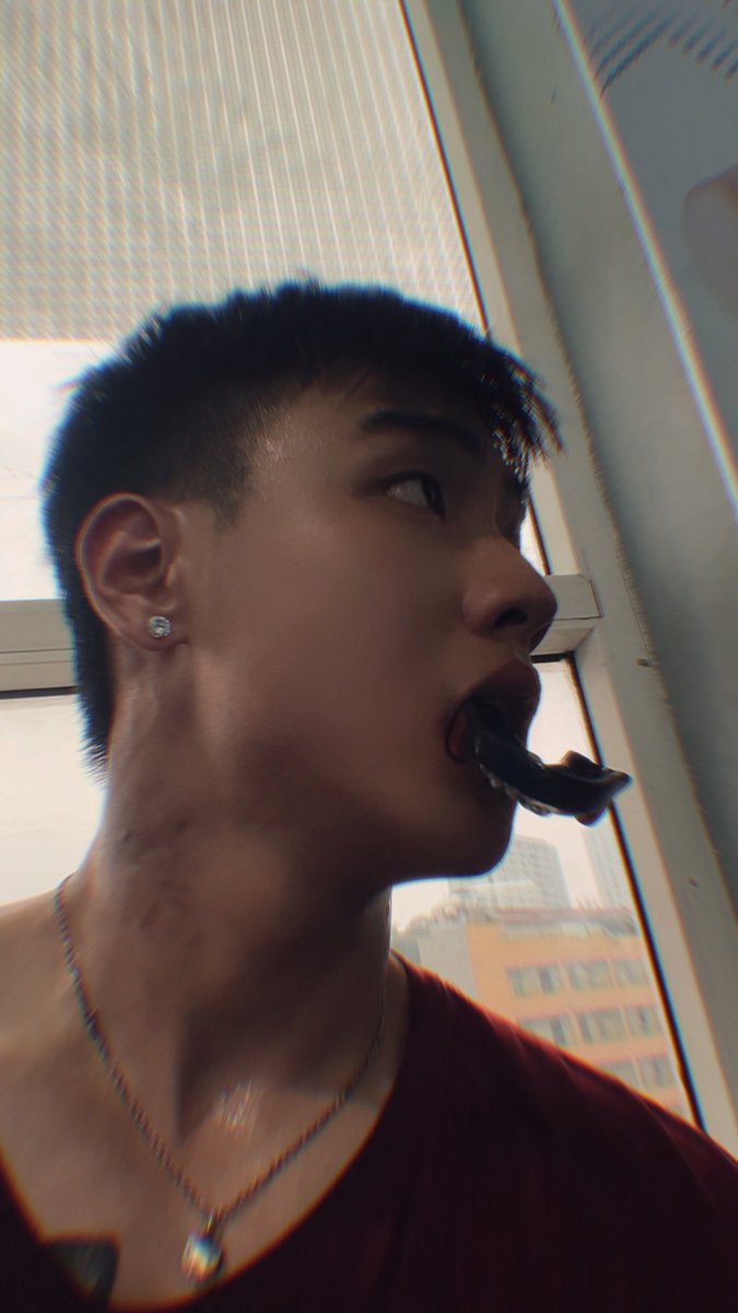 vua đần tweet media