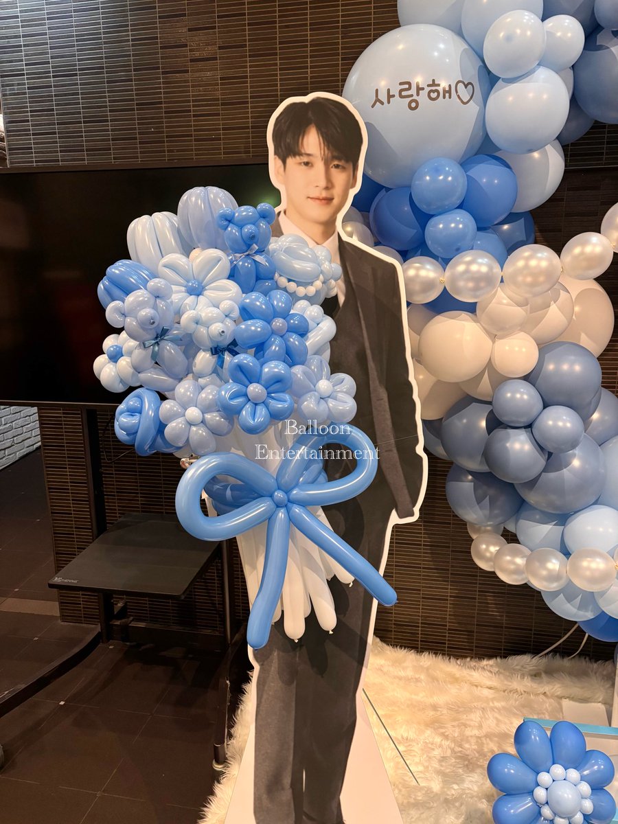 BalloonEntame's tweet photo. 📍みなとみらいブロンテ
👤 TRITOPS* 　ヒョンムン様宛

📃 TRITOPS HYOUNGMOON
　　　　BIRTHDAY LIVE
　　　　『君へと繋ぐ道』

💙🩵🤍Bigハートスタンド🤍🩵💙

ご依頼頂きありがとうございました🙂‍↕️ https://t.co/xoRRcYMLq7