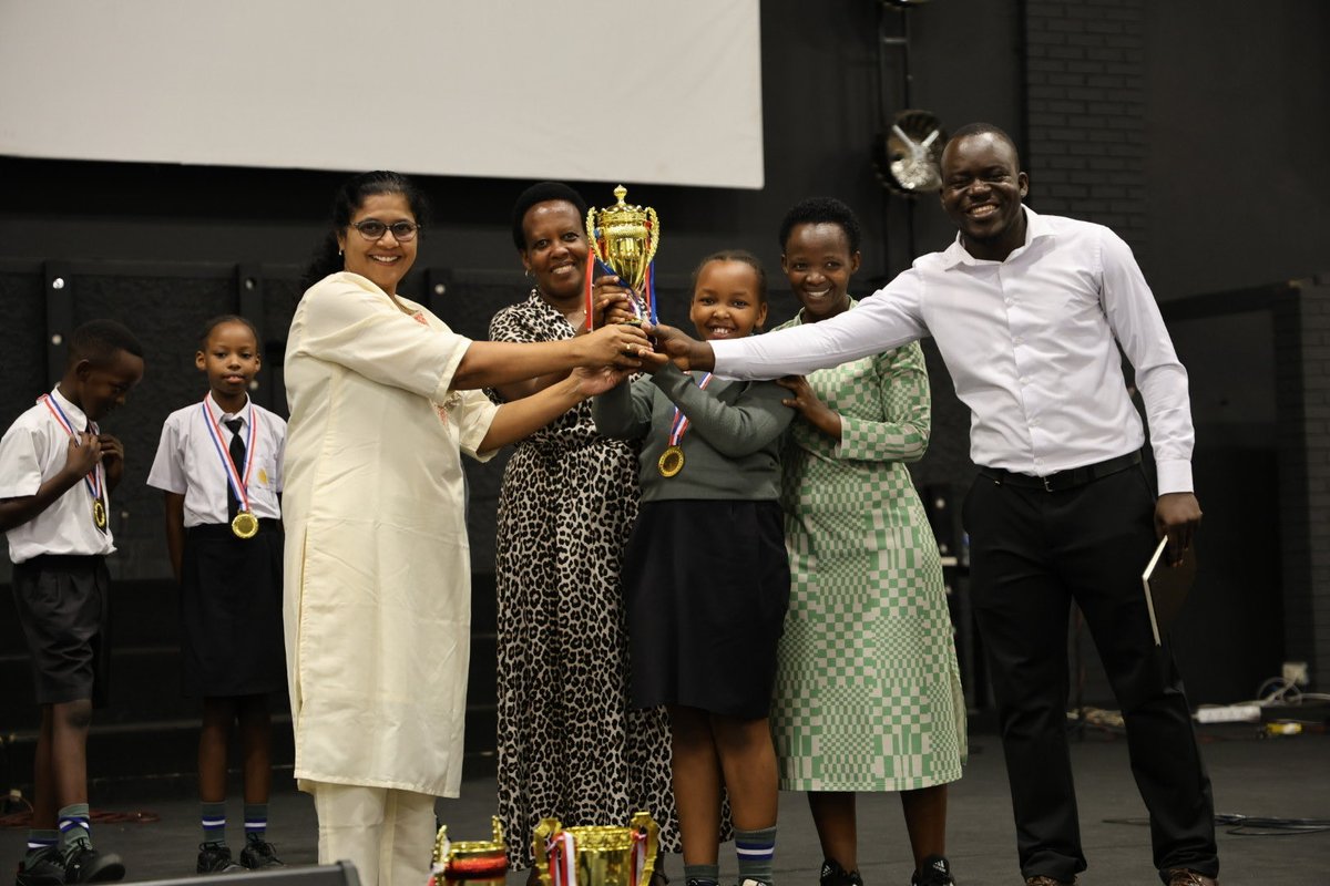 wellspring_rw's tweet photo. 1/3

Proud moment for Wellspring Academy Rwanda !

Recently, our primary students excelled at the East African Primary Debate, Public Speaking &amp; Spelling Bee Tournament, competing against learners from Rwanda, Kenya, and South Sudan. https://t.co/7HLKkkk7AT