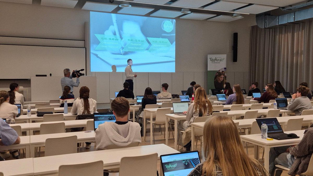 AnDeMoor's tweet image. Proficiat aan alle taalsterke finalisten vd #Taaltrofee Nederlands die vr de 7de keer plaatsvond @odiseehogesch! #trotsegastvrouw Cf. Wie is bang van excellentie?’ (Trends) share.google/U7Ws8GPyusRXJL… @Leerpuntbe @VLTalenplatform @taalunieversum