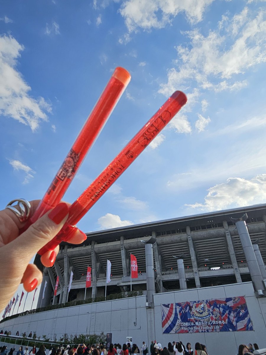 ビギでびっしり埋まった日産スタジアム🏟️2人が本当に楽しそうで。

2人と築きあげた時間は私達ビギにとってもかけがえのない宝物だね❤

改めて20年東方神起でいてくれてありがとう。ユノ、チャンミンこれからもよろしくね。

#東方神起
#日産スタジアム