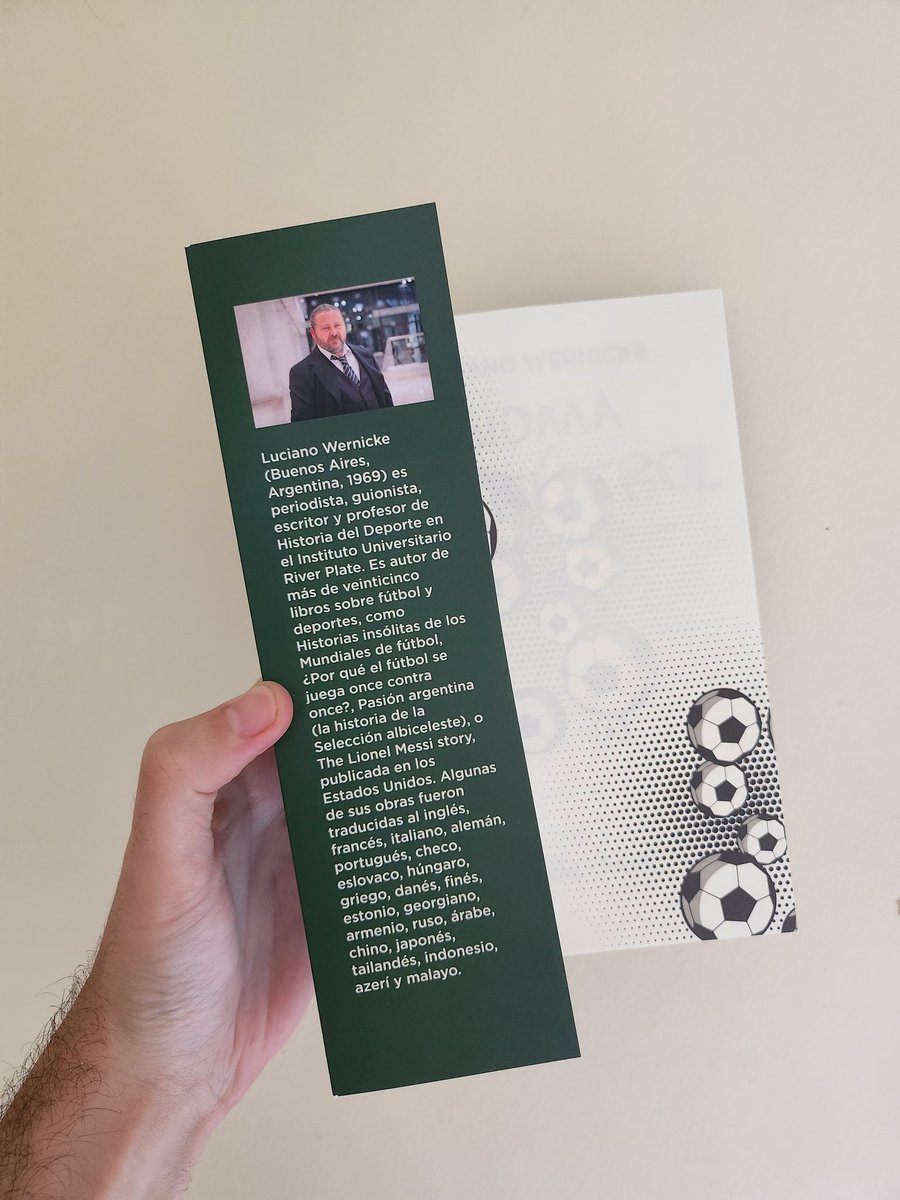 ⚽️ En el Idioma del fútbol, <a href="/LucianoWernicke/">Luciano Wernicke</a> nos invita a descubrir más de 100 frases y/o palabras que usamos en la cancha, que escuchamos en los medios de comunicación y que repetimos una y mil veces pero que desconocemos su origen y significado.