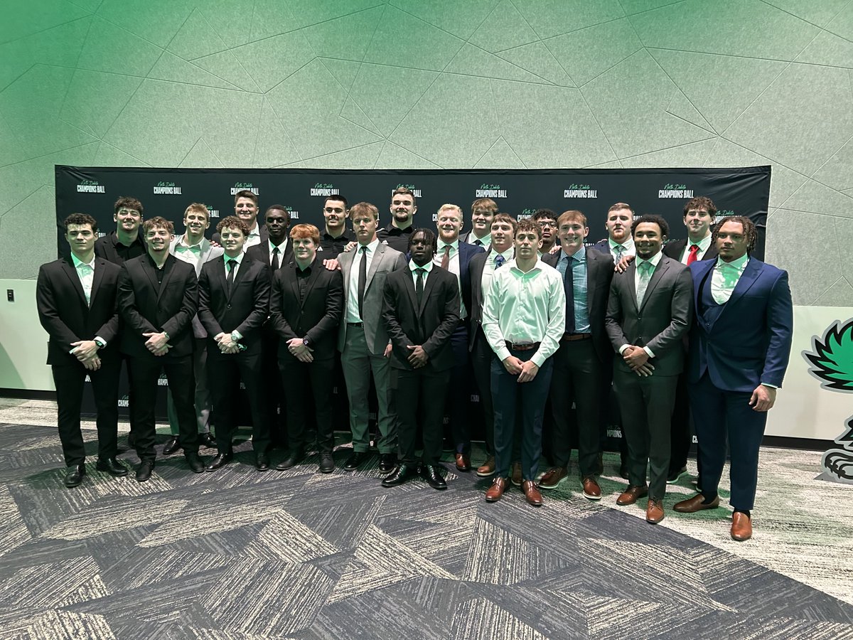 Coach_SchmidtE's tweet image. Impressive turnout for the 2026 Champions Ball.  Thanks to all the donors for their support. 1st class event put on by UNDAAF. #JYDs