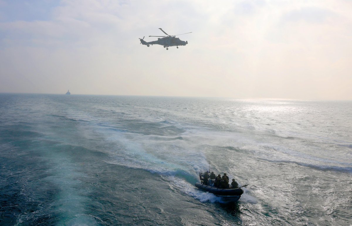 42_commando's tweet image. #motivationmonday #commando 42 Commando ranks on a boarding exercise last year.