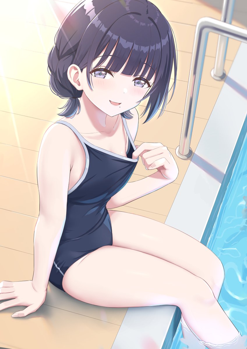 スク水の秦谷美鈴さん 