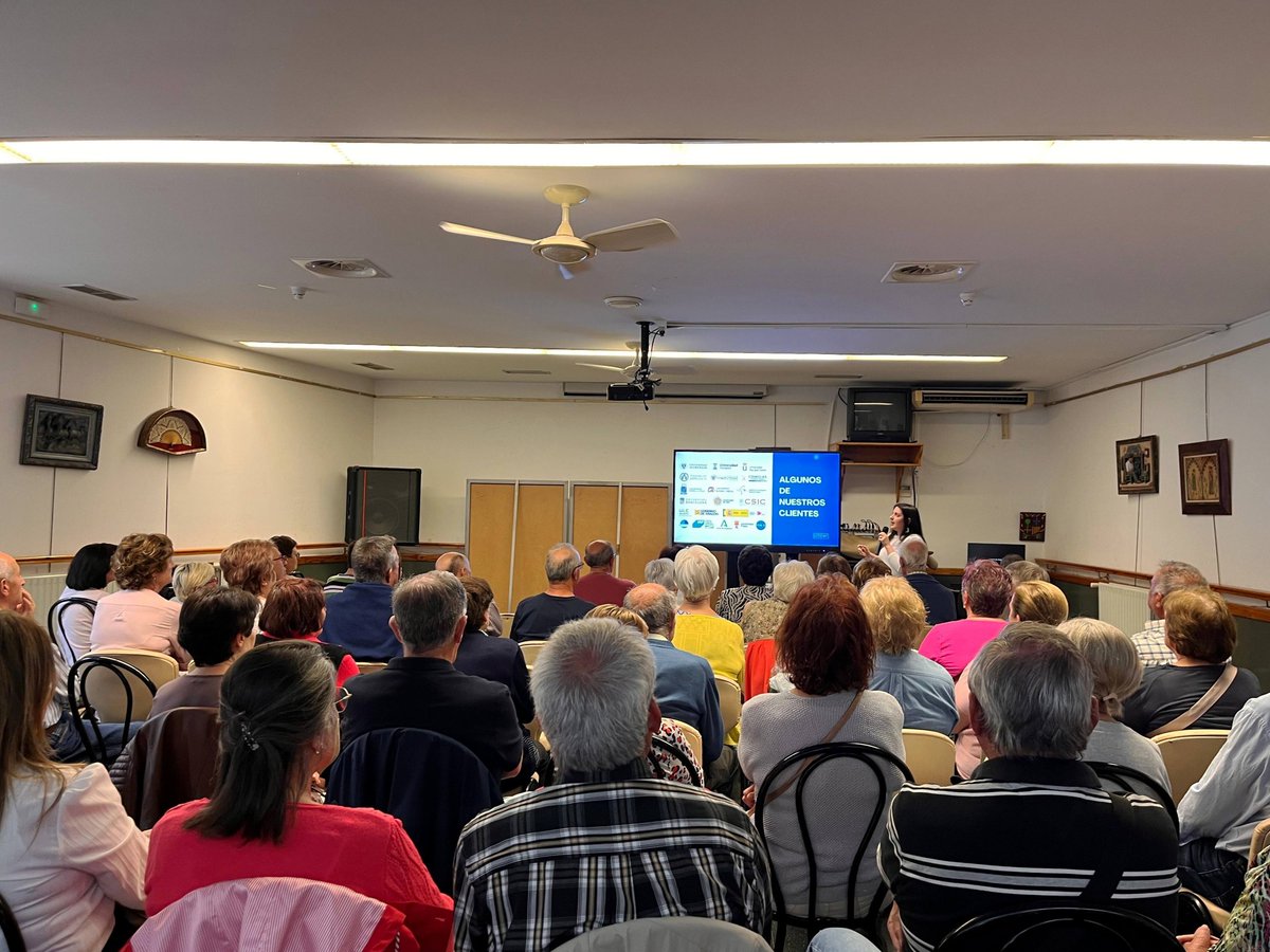 letstat_consult's tweet photo. El pasado viernes tuvimos la oportunidad de impartir una charla en el Hogar de Calamocha, bajo el título “Las matemáticas construyen el mundo”. 
¡Muchas gracias por la asistencia y la gran acogida! 🚀📈🌟 https://t.co/JeXkj1apOU