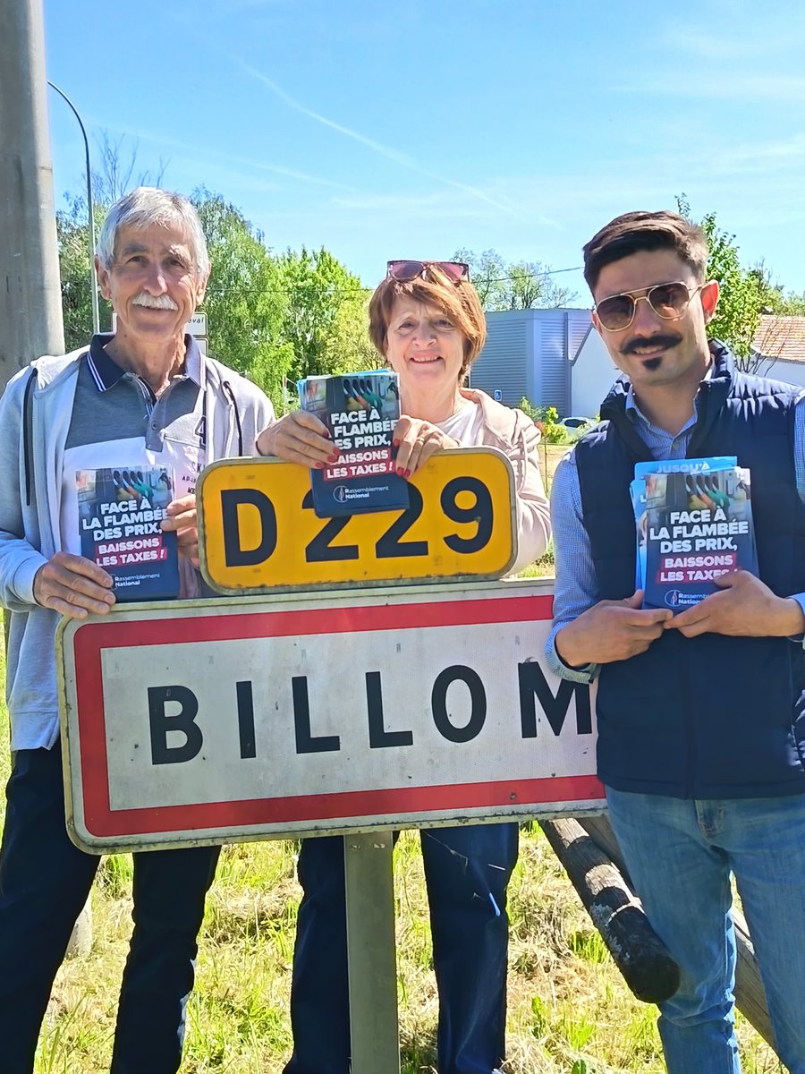 b_chalus63's tweet photo. Ce matin à #Billom, la fédération du @RN63_off du #PuydeDome mobilisée pour défendre le pouvoir d’achat face à la hausse des #carburants. Merci pour votre accueil chaleureux.
#carburant #jusqualavictoire @RNational_off https://t.co/z0I65JelkN