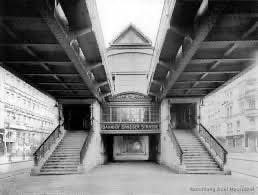 slowberlin's tweet image. Between 1950 and 1990 U Bahnhof Eberswalder Straße was known as U Bahnhof Dimitroffstraße. #berlin #berlinhistory

All photos via Wikipedia / Wikiwand.