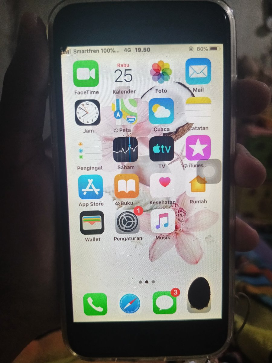 nofscript's tweet photo. wts want to sell ip 
Iphone 6 16gb
Bisa reset 
Jaringan aman (baru coba smartfren)
Kamera d/b aman
Speaker aman bangett
Body lecet+dent pemakaian
Layar tompel dan garis ga ngaruh samsek 
Tombol tombol aman
bh 100%
Price 550k avail nego tipis bisa 🍊
#zonajajan #wts https://t.co/XNdcfHKcEV