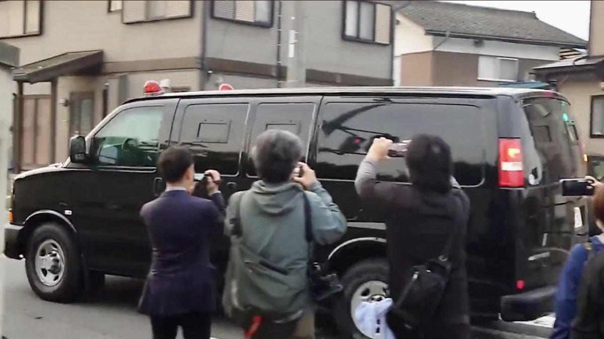 Mt_Pudding2's tweet photo. @kaisertintin777 @suwaryu_ny ゼレンスキー訪日のときは千葉県警が特殊部隊を出してたけどね。神奈川県警は広島から神奈川に戻ったと思ったら長野の立てこもり銃殺事件に駆り出されてた記憶。
ちなみに警護は山梨､千葉､埼玉県警のフーガ。
https://t.co/Mi72SQtDx5 https://t.co/YsnERLFs3d