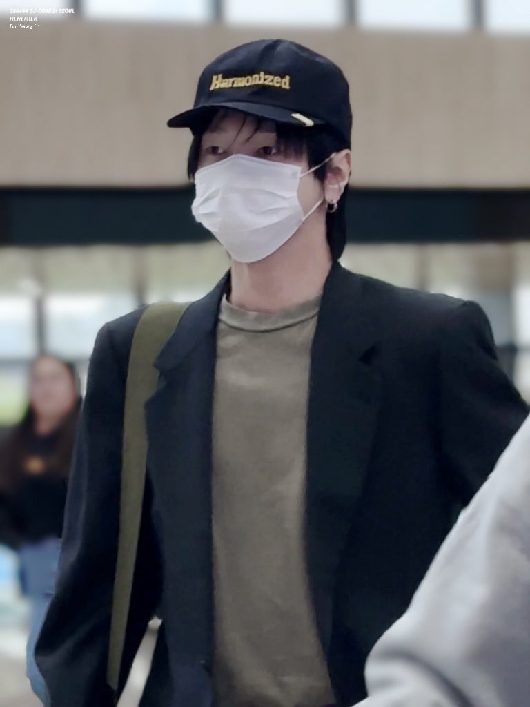 260427 예성 Yesung GMP 출국

일본투어 시작 고고 ୧₍˄·͈༝·͈˄₎୨

#슈퍼주니어 #SUPERJUNIOR  
#예성 #イェソン #YESUNG #藝聲