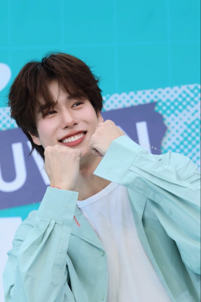 오눌 진짜 개이쁘네

PHUWIN CERAVE BLEMISH  #CeraVeBlemishxPhuwin