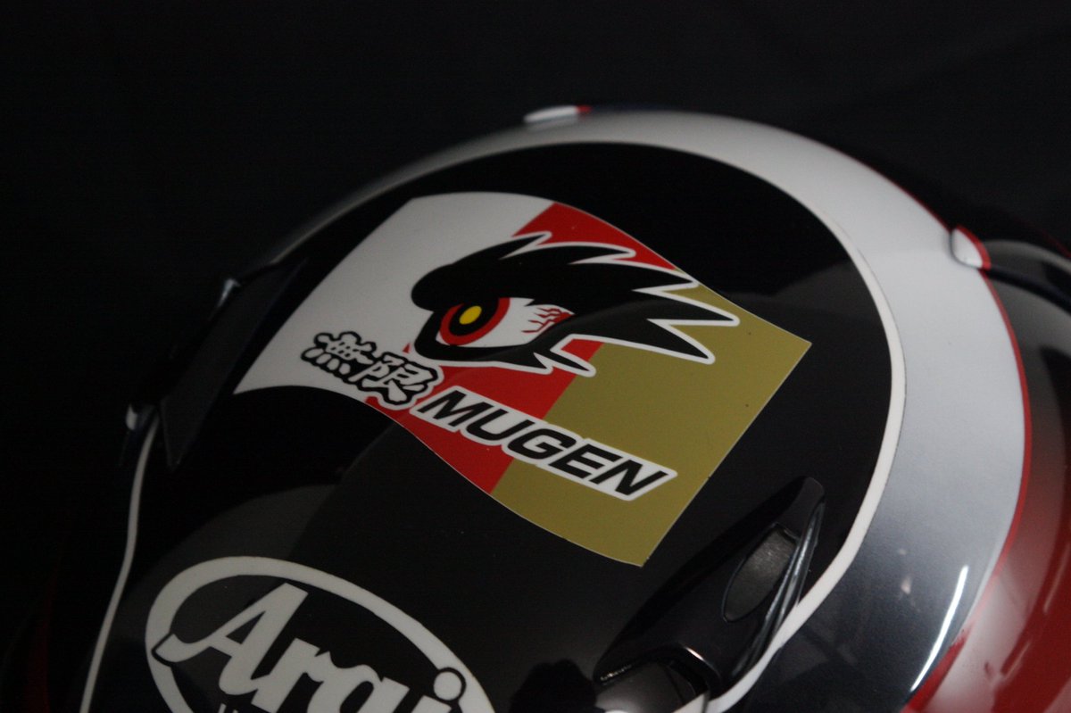 NeMproducts's tweet photo. ✨️New Helmet Paint ✨️
Arai CK-6K ペイントいたしました！

レッドブル無限SF19をイメージしたデザインとのご要望をいただきデザインいたしました。ロゴなど全てペイントで再現しております🎨

このヘルメットを被り、持ち前の速さを活かした走りで初優勝の獲得を楽しみにしています！ https://t.co/TZFiP1lGAT