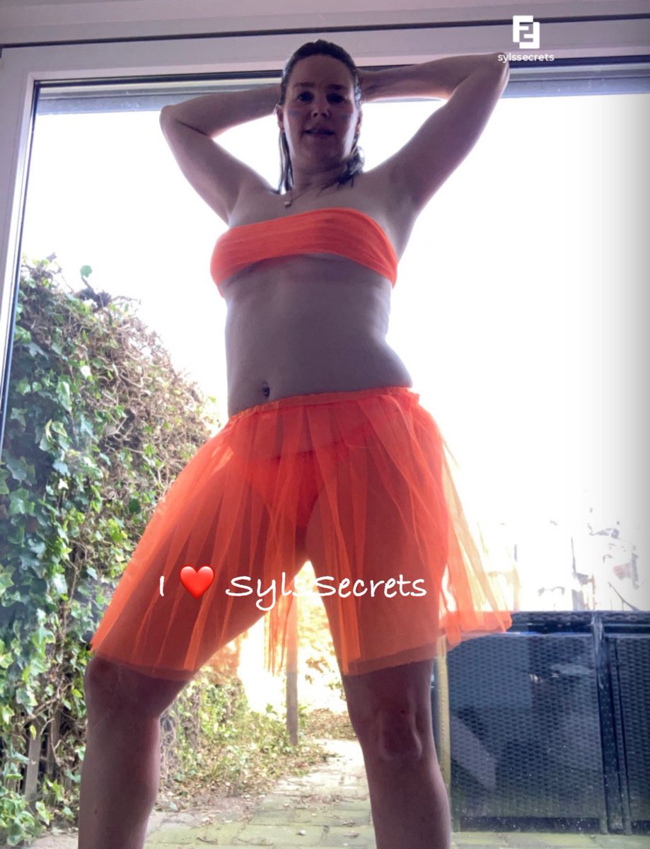 SylsSecrets's tweet photo. Lang leve de koning!🇳🇱🎉🥳 #koningsday2026 #kingsday2026 #adultphotomodel #erotischfotomodel #milf https://t.co/RzGwNDLhYT