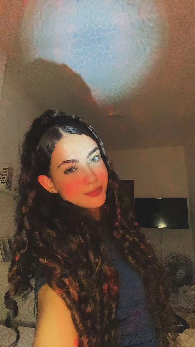 𝐚𝐧𝐧𝐞🐈 | VAI VER O EN- tweet media