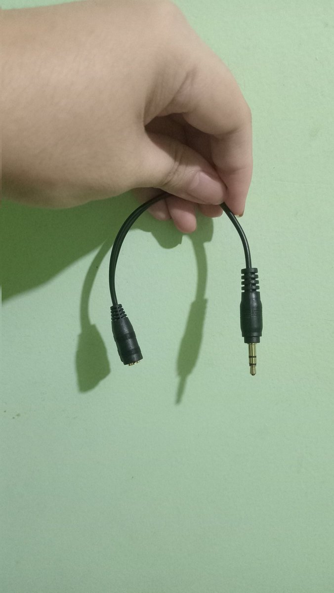 DS_G4m1ng's tweet image. My mom and I ordered this last Friday I think and it arrived today this is 3.5mm Audio Headphone Splitter Cable Microphone Accessory Adapter for mic

Testing mic... Not sure if I connected my splitter connector to my headphones in the last part.

#testing