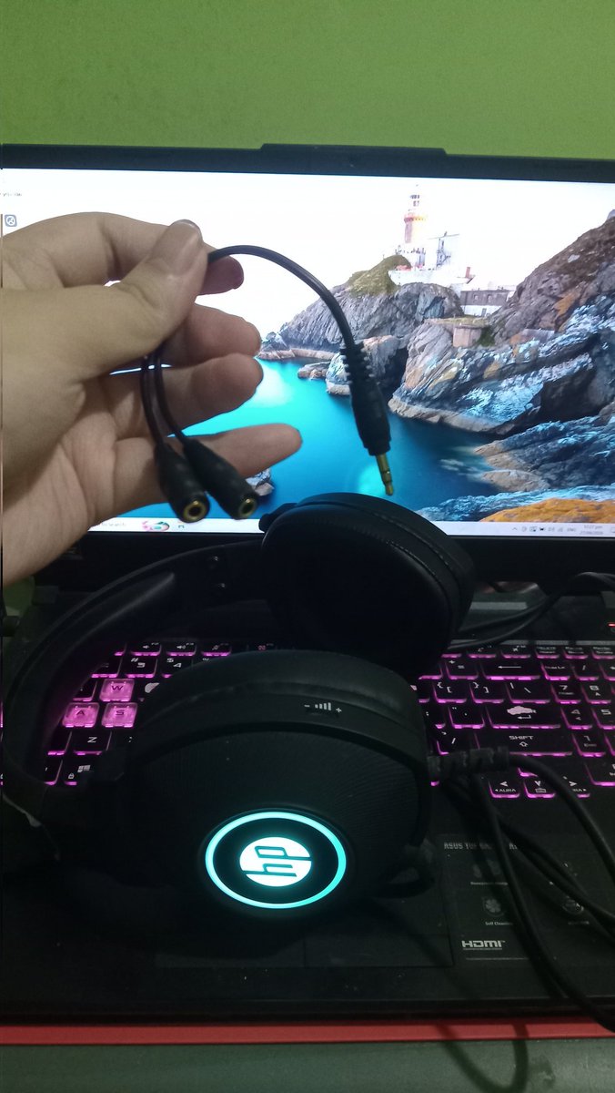 DS_G4m1ng's tweet image. My mom and I ordered this last Friday I think and it arrived today this is 3.5mm Audio Headphone Splitter Cable Microphone Accessory Adapter for mic

Testing mic... Not sure if I connected my splitter connector to my headphones in the last part.

#testing