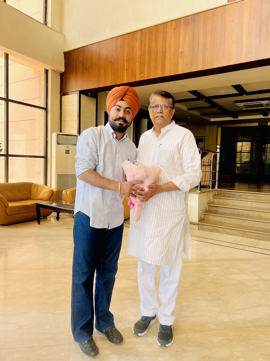 gurkeerataulak1's tweet image. आज पंतनगर एयरपोर्ट पर भारतीय जनता पार्टी के माननीय राष्ट्रीय सचिव आदरणीय श्री ओम प्रकाश धनखड़ जी से आत्मीय भेंट कर उनका स्वागत किया।

इस अवसर पर संगठन से जुड़े विभिन्न विषयों पर सार्थक चर्चा करते हुए जनसेवा एवं संगठन को और अधिक सशक्त बनाने पर विचार-विमर्श हुआ।

#BJP #Organization