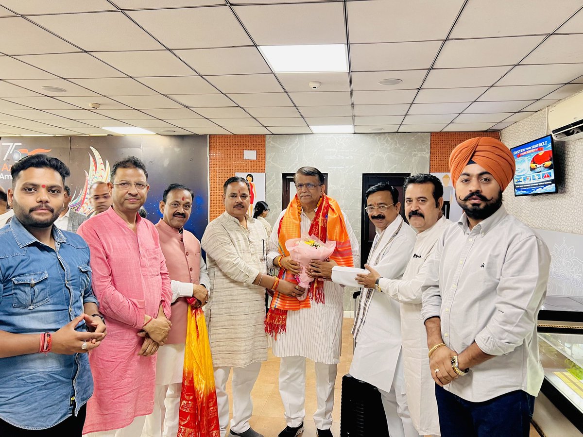 gurkeerataulak1's tweet image. आज पंतनगर एयरपोर्ट पर भारतीय जनता पार्टी के माननीय राष्ट्रीय सचिव आदरणीय श्री ओम प्रकाश धनखड़ जी से आत्मीय भेंट कर उनका स्वागत किया।

इस अवसर पर संगठन से जुड़े विभिन्न विषयों पर सार्थक चर्चा करते हुए जनसेवा एवं संगठन को और अधिक सशक्त बनाने पर विचार-विमर्श हुआ।

#BJP #Organization