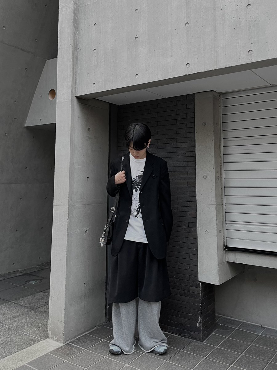 リ tweet media