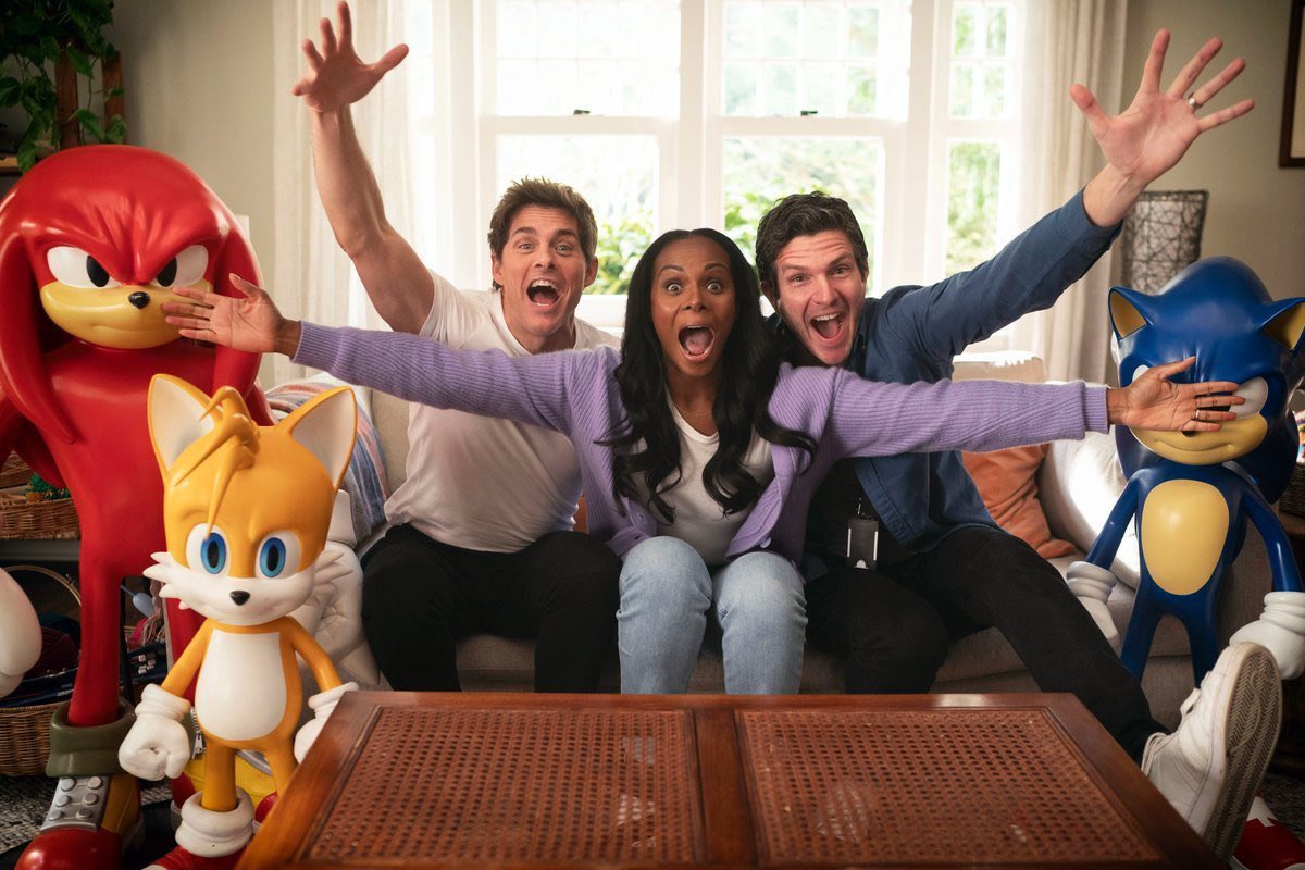 fun little behind the scenes photo for the daily tonight (featuring jeff fowler)!
it technically counts guys, trust me

#dailywachowskifamily