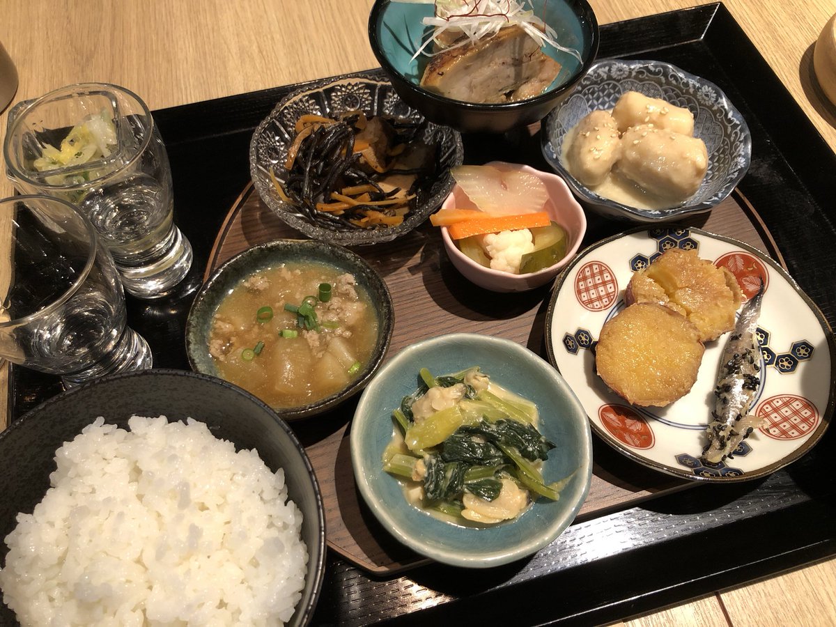 える tweet media