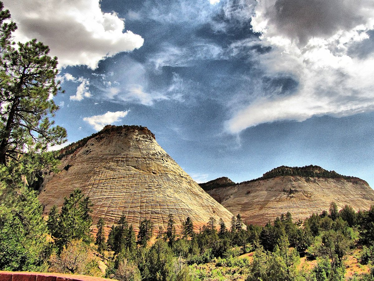 CUYABENOLODGE's tweet photo. Zion Checkerboard Mountain https://t.co/IkWVwiEtdE
