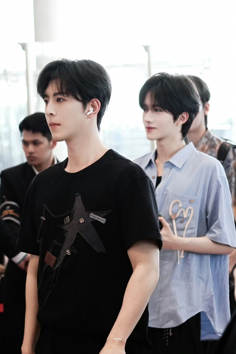 OrangeFair (@0rangefair) on Twitter photo 