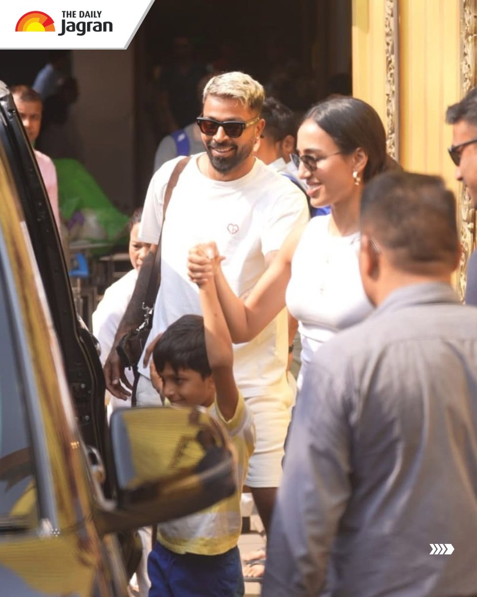 TheDailyJagran's tweet image. Hardik Pandya was spotted at Kalina Airport with rumoured girlfriend Mahieka Sharma and his son Agastya.

#HardikPandya #MahiekaSharma #AirportLook #Spotted #CelebritySpotted #Cricket