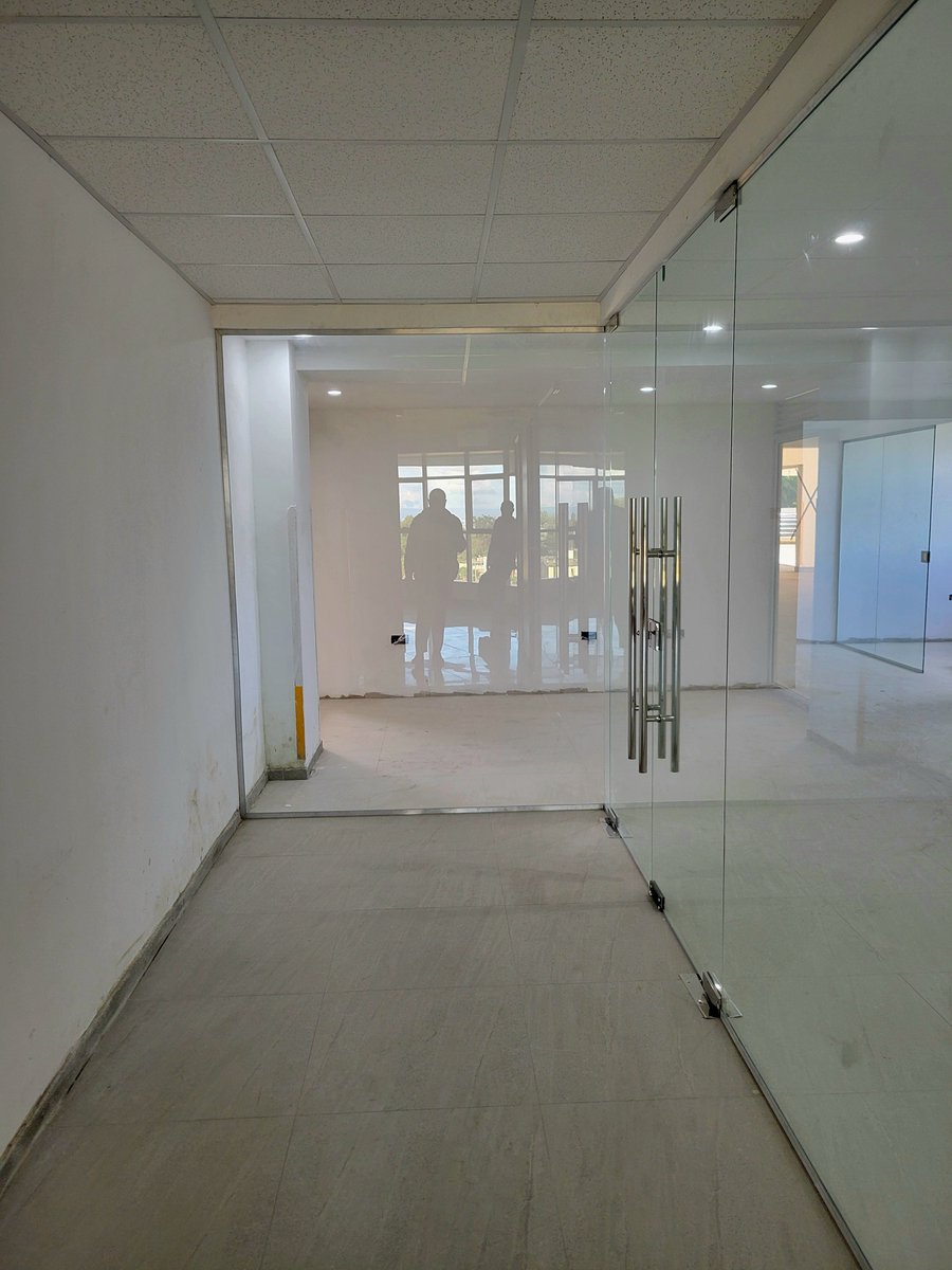 DeezyInc_Group's tweet image. Make every arrival count 🚪✨

An office entrance designed to impress, welcome, and set the tone from the first step in.

DeezyInc creates beginnings that leave a lasting mark.

#OfficeEntrance #InteriorDesign #FirstImpressions #ModernWorkspace #DeezyInc