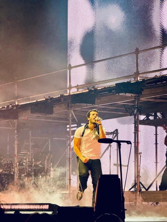 looo das todo en el escenario