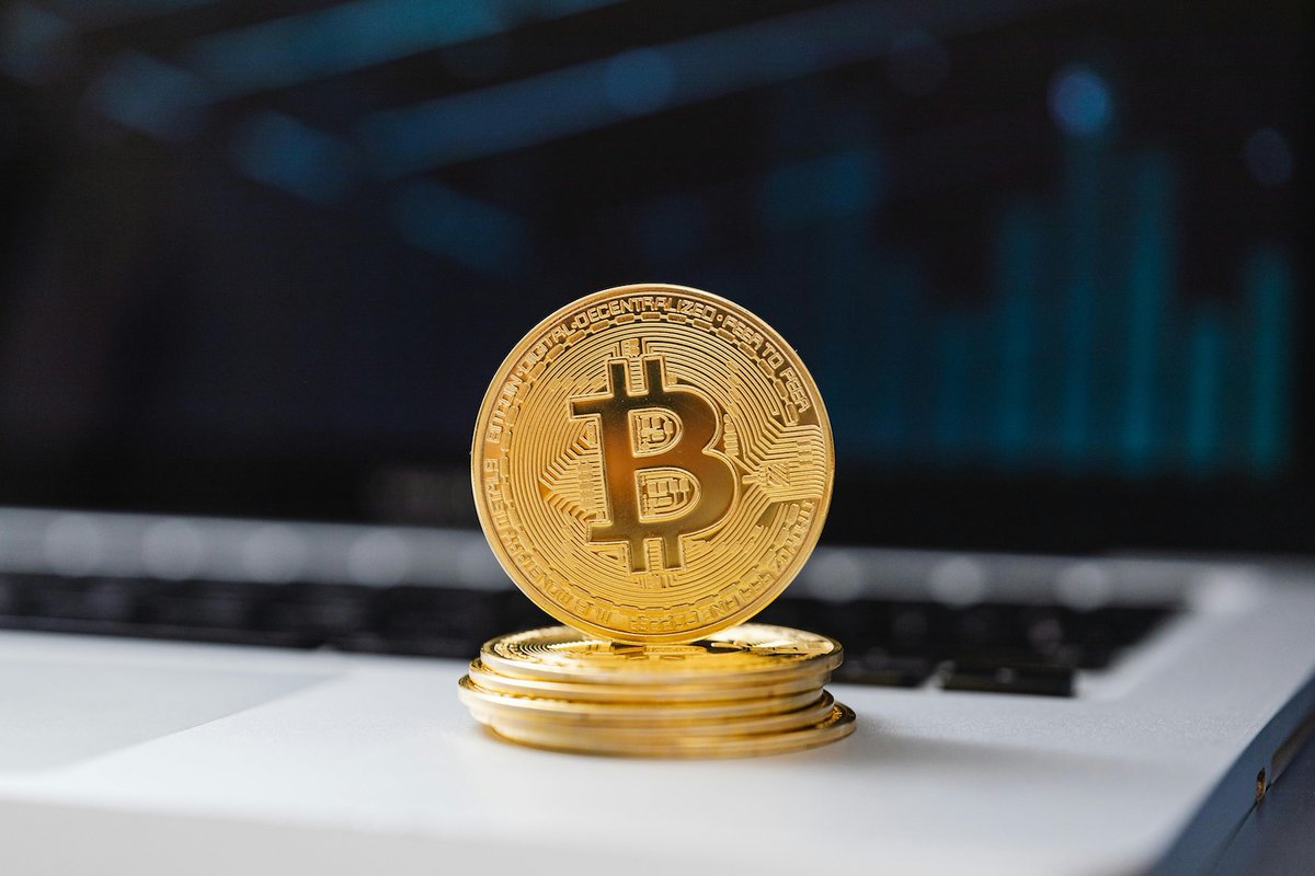 CoinMarketCap tweet media