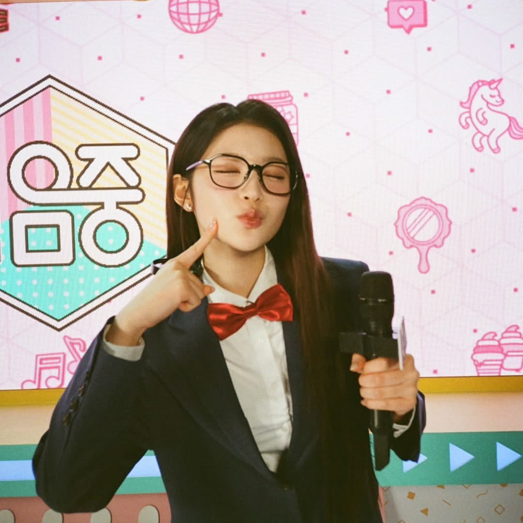 「 fal 」 👽 tweet media