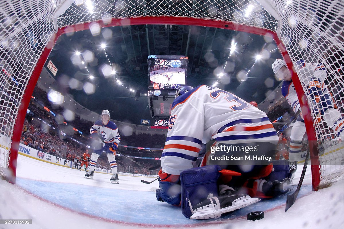 AnaDucksHistory's tweet photo. Hang it in the Louvre. https://t.co/dD8mm9qMZC