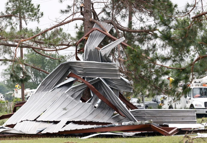 Tornadoes in northern Texas leave at least 2 dead and destroy multiple homes