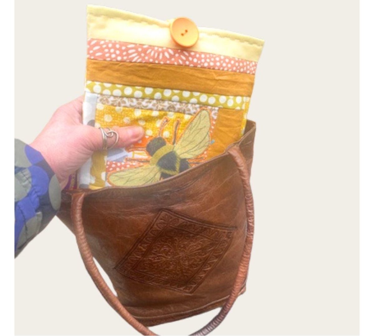 ZebraMingo's tweet image. Am loving hearing the busy bees again outside! zebramingo.etsy.com/listing/448443… #bumblebee #bee #BooksOfTwitter